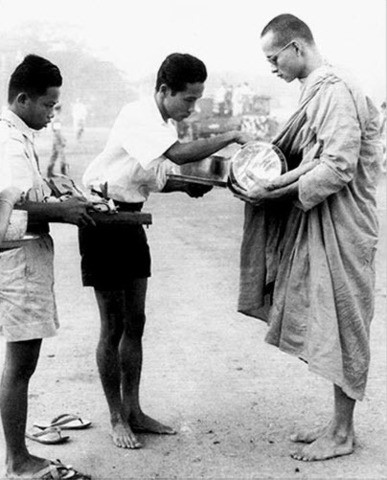 18-8-2559 9-06-56.jpg