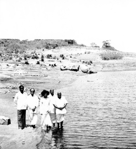 берег Читравати, 1950.jpg