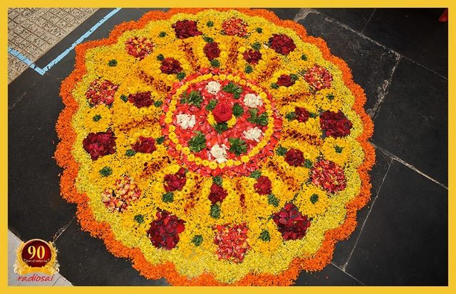 sathya-sai-ashram-flower-decotation-rangoli.jpg