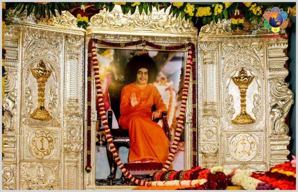 2_sathya-sai-baba-maha-samadhi-puttaparthi-02.jpg.ff5a91892c53e8a4031510890515bca7.jpg