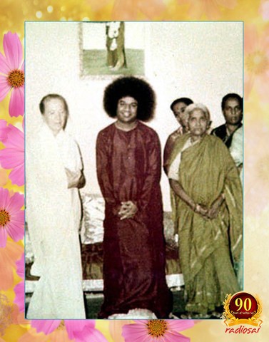 eswaramma-sathya-sai-baba-13.thumb.jpg.c1b494bf7beee2d77fdc02e88879251b.jpg