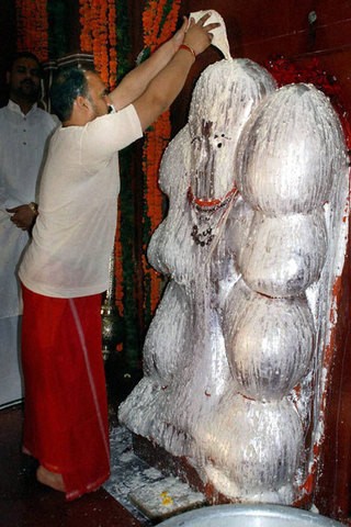 india-hanuman-jayanti-3.thumb.jpg.ff84b448448aeb69611f224fc27cc7f3.jpg