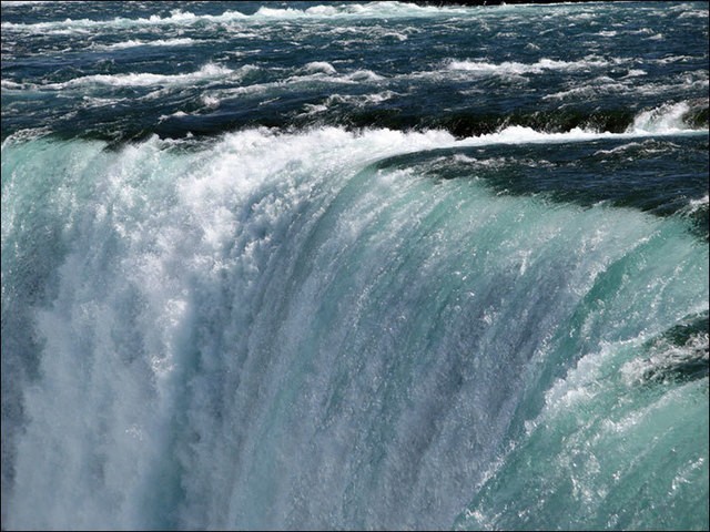 niagara_water.jpg