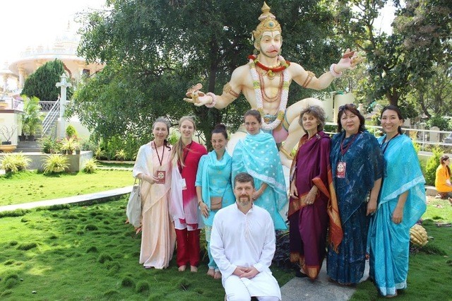 С Хануманом 1.JPG