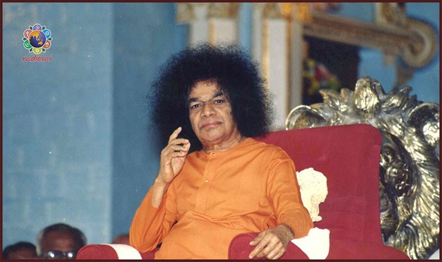 sathya-sai-baba-3.thumb.jpg.b8c8aeab6d279679db104c7dfe0d0ad9.jpg