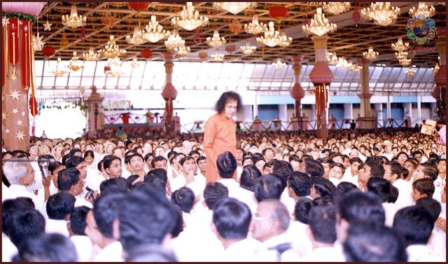 sathya-sai-baba.thumb.jpg.ac95a7fd7bb939aacd4909394986c697.jpg