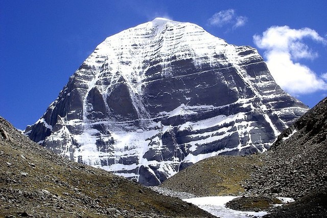 800px-Kailash_north.thumb.JPG.67f0becb1798a5023457d3b1ebc63a0f.JPG