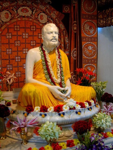 640px-Ramakrishna_Marble_Statue.thumb.jpg.7b34caf8713161b40fdad7956eb6cb1e.jpg