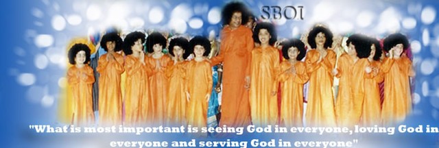 sai-with-sai-important-to-see-god-in-all.thumb.jpg.3726fb407b97092f106c8de3cd5855ba.jpg
