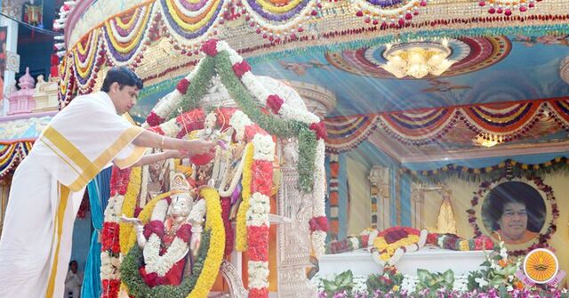 ratotsavam2012_7.thumb.jpg.e2ac06cf9b9ae61efbcb9fae3a0a7b70.jpg
